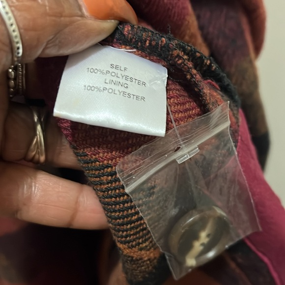 Ladies long plaid shacket - Picture 6 of 7